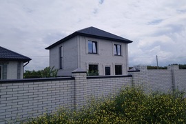 Дом S181 м2, на участке 4 сот.